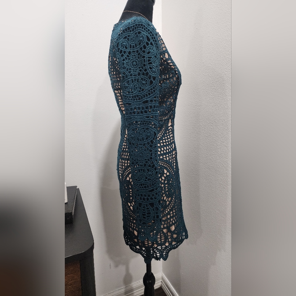 DO+BE Lace Medallion Print Mini Dress Size/ Small - Picture 5 of 8
